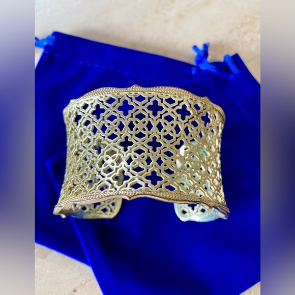 KENDRA SCOTT Candice Statement Cuff Bracelet in Gold - Picture 2 of 5